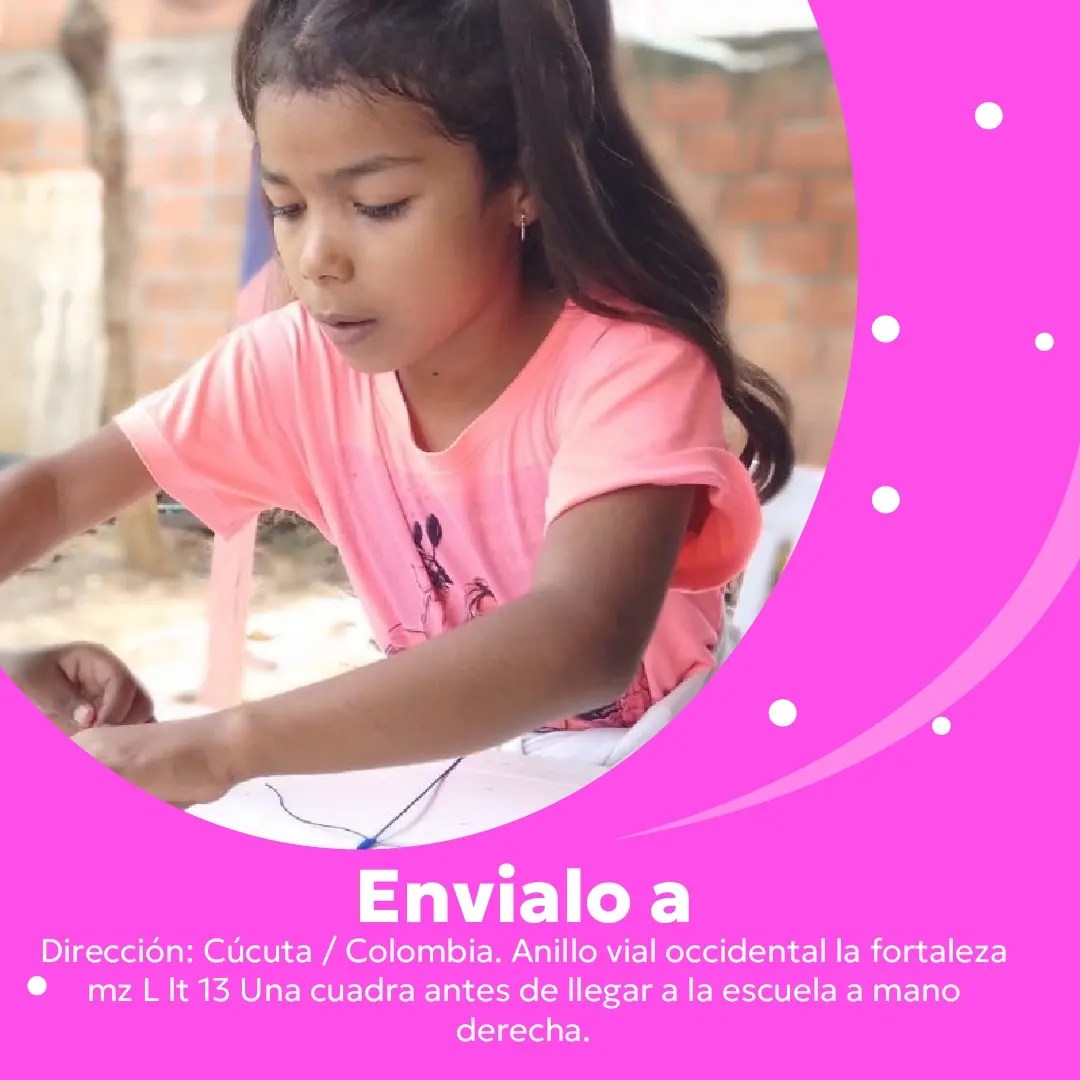 Niña desarrollando una actividad creativa